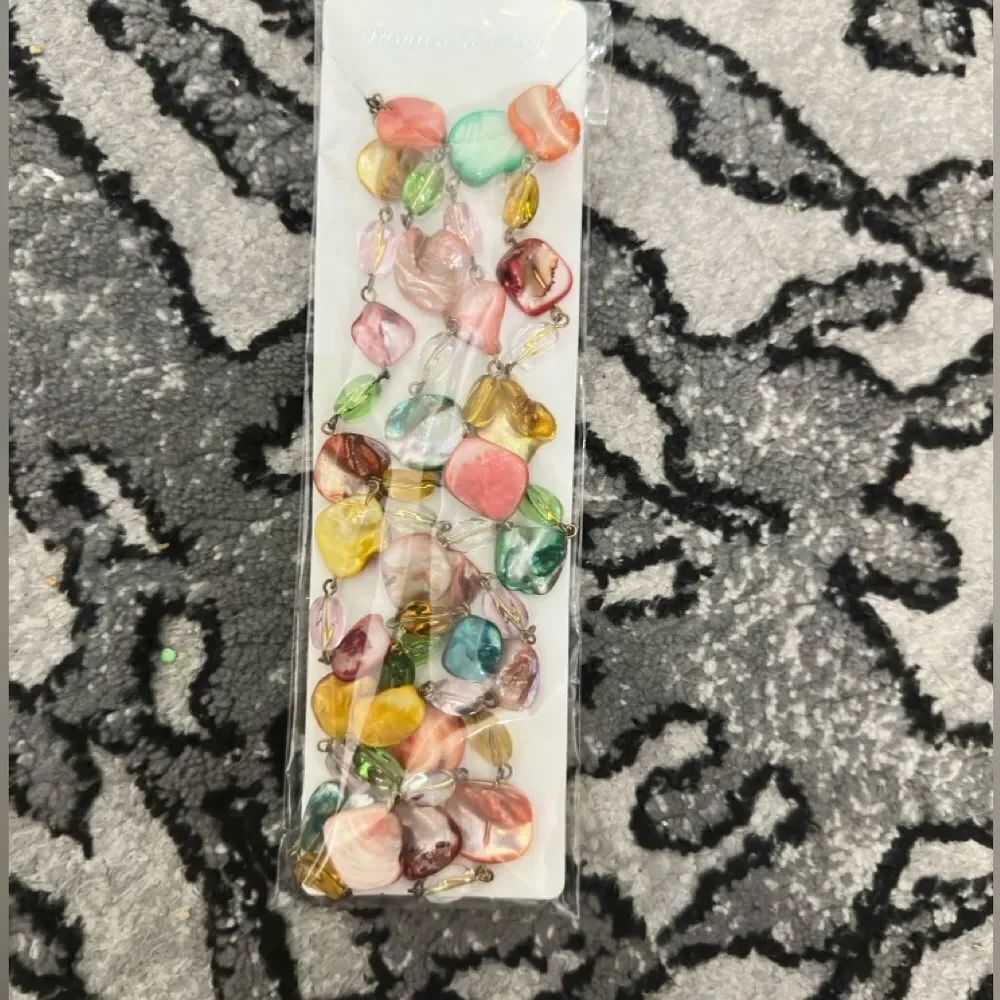 Vibrant Multicolor Shell Necklace - Picture 3 of 5